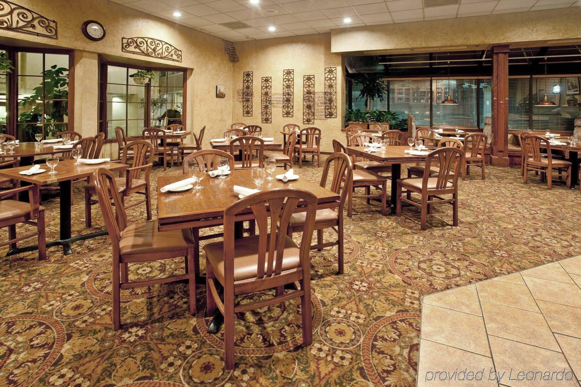 ฮอลิเดย์ อินน์ โฮเทล แอนด์ สวีท ชิคาโก-แครอล สตรีม/วีตัน Carol Stream ภายนอก รูปภาพ